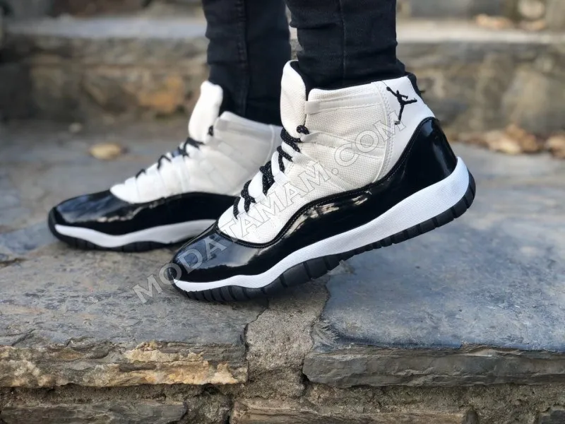 Jordan 11 Ретро Белый и черный
