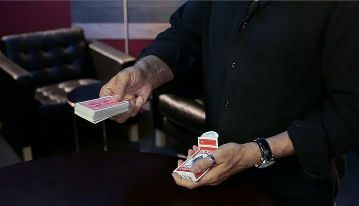 Холодный чехол (трюк и онлайн инструкция) от Грега Вилсона плотно прилегающий к