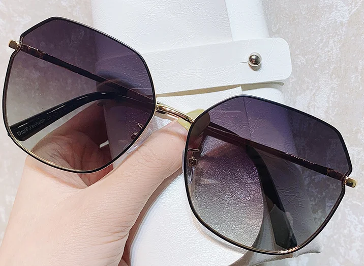 

V56 Women's sun tr polarized glasses new large frame sunglasses