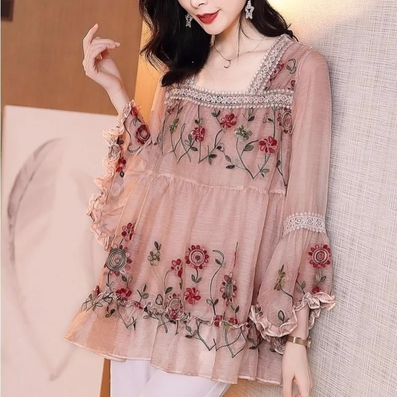 

Chiffon shirt women's 2021 spring and autumn new loose baby shirt retro lace embroidery top European goods Western style