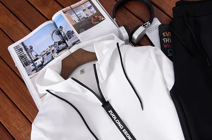 Повседневный мужской спортивный костюм однотонный пуловер с капюшоном на весну