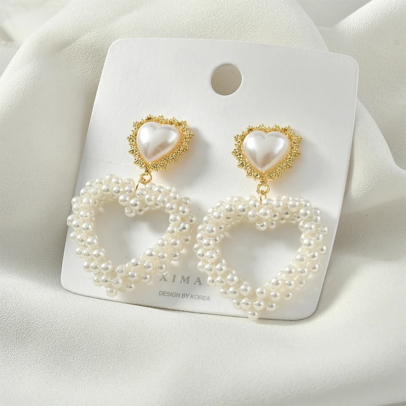 Элегантные универсальные серьги-гвоздики из кружева Персиковое сердце Жемчуг