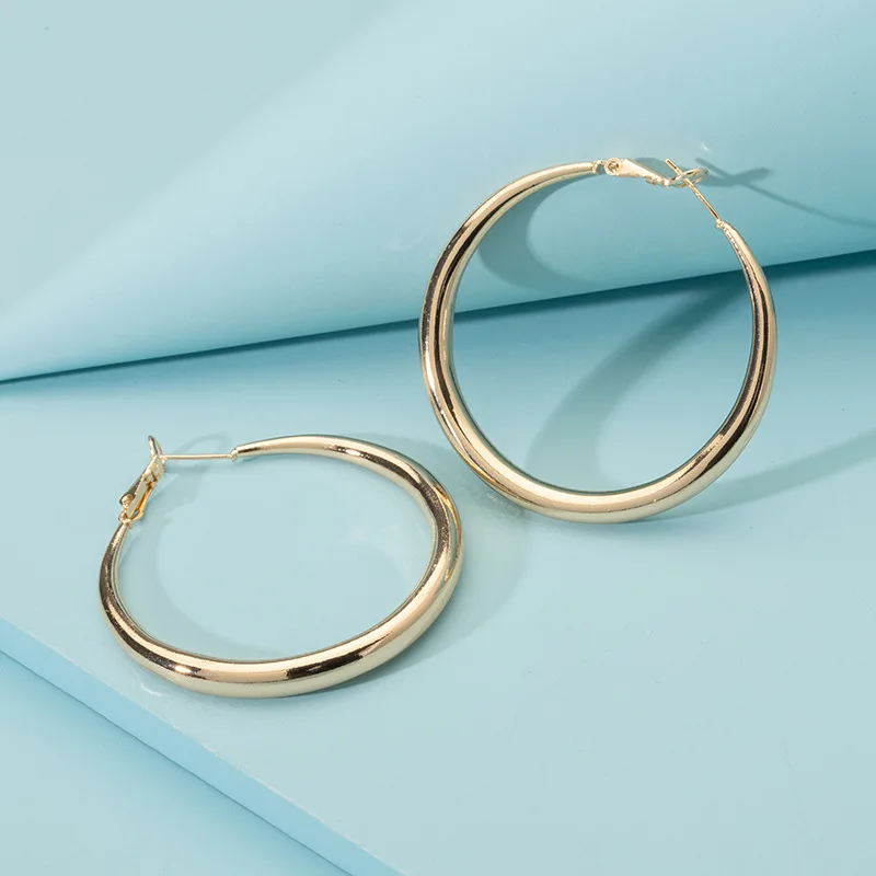 

Серьги-кольца Gaku большие в стиле ретро, простые глянцевые украшения с холодным ветром в простом стиле, модные большие круглые сережки в Коре...