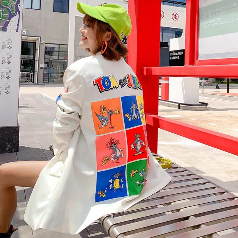 2020 весенние куртки с мультяшным принтом и зубчатым воротником Модные женские