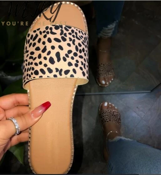

2020 White Durable Sandals Outdoor Wild Fashion Beach Flat Flip Flop Spring Summer Women's Slides Leopard Women Home Slippers