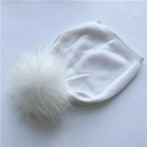 White match fur Вязаная шапка из натурального меха енота с помпонами, женские шапки бини, кашемировая зимняя шапка, Женская хлопковая шапка Skullies, шерстяная шапка - Цвет: White match fur