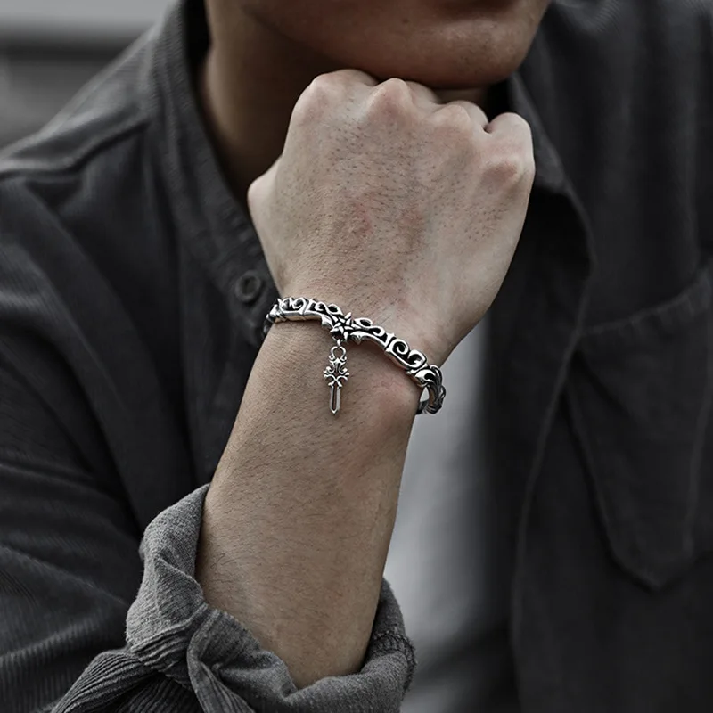 

S925винтажный тайский серебряный браслет с лозой пятиконечная звезда крест Темный узор персонализированный мужской Браслет-манжета креатив...