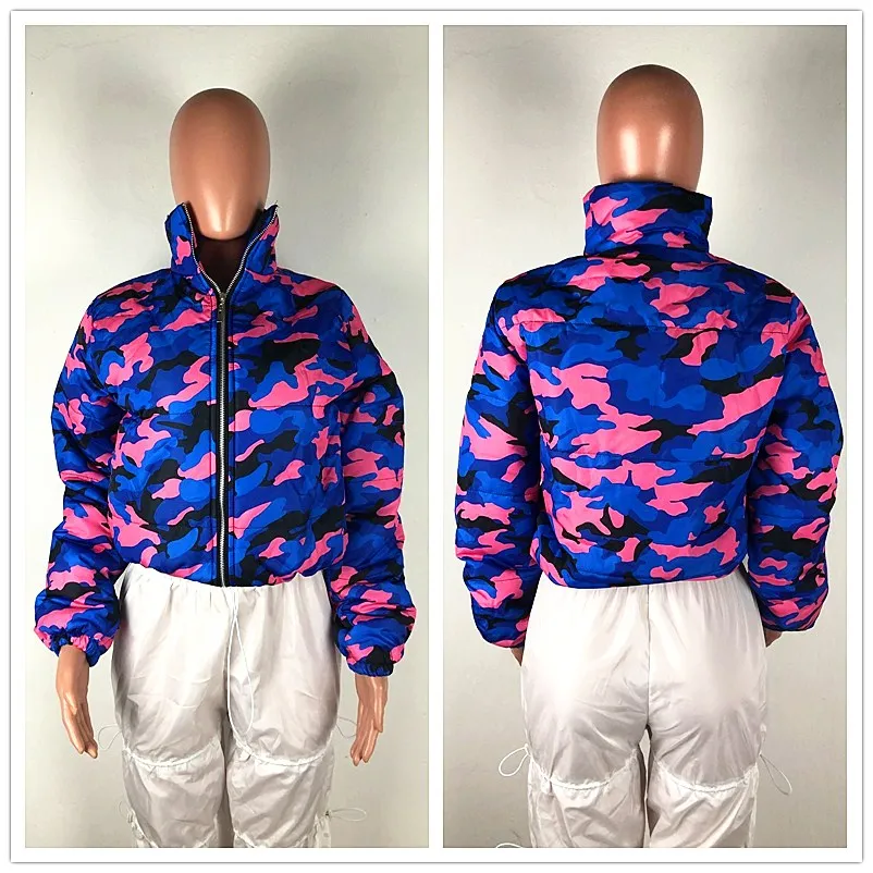 Женский пуховик с хлопковой подкладкой камуфляжным принтом длинным рукавом на