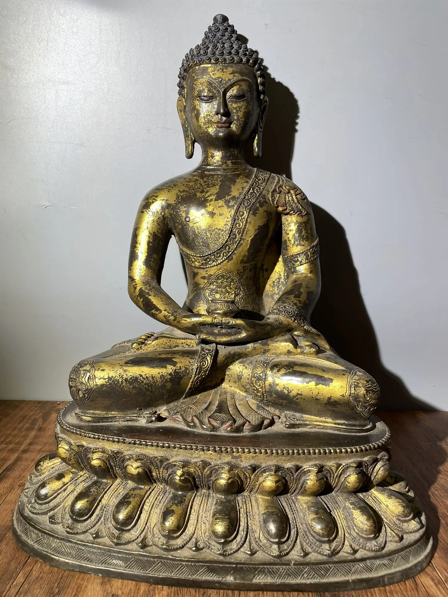 

17 "Тибет Храм коллекция старинная бронза циннабар свинка Будда Шакьямуни сидящего Будды закрепить Будды городской дом