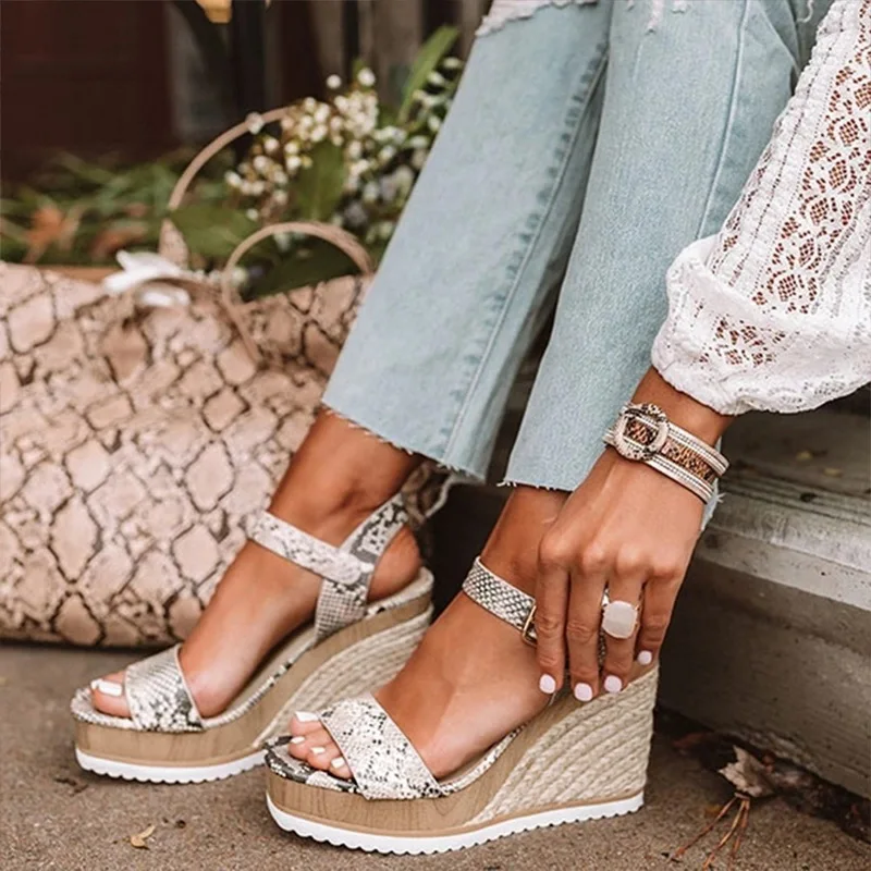 Женские сандалии с толстой подошвой босоножки большого размера открытым носком