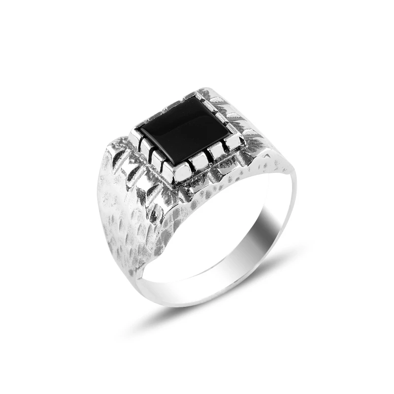 

Серебряное кольцо с ониксом Silverlina