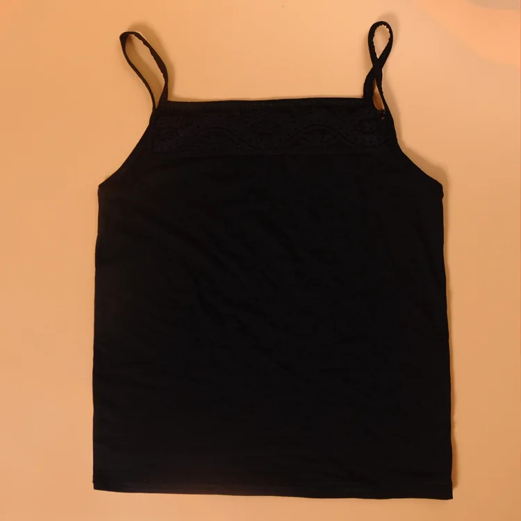 White black sling fitted with a solid-colored collarlace vest bottom shirt |