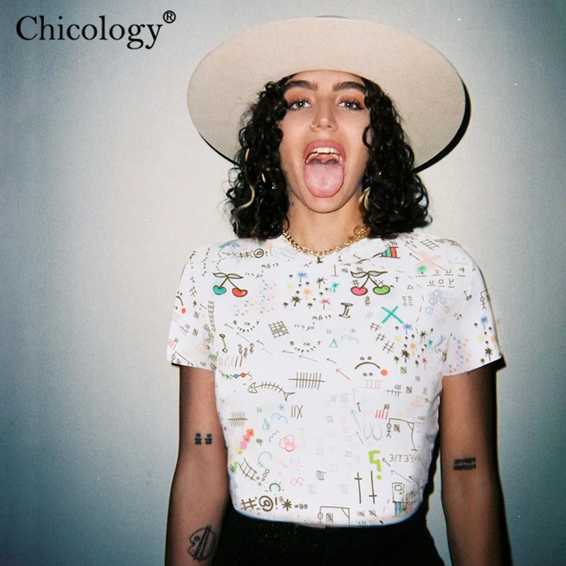Женская уличная футболка Chicology белая с принтом эстетичный укороченный Топ для