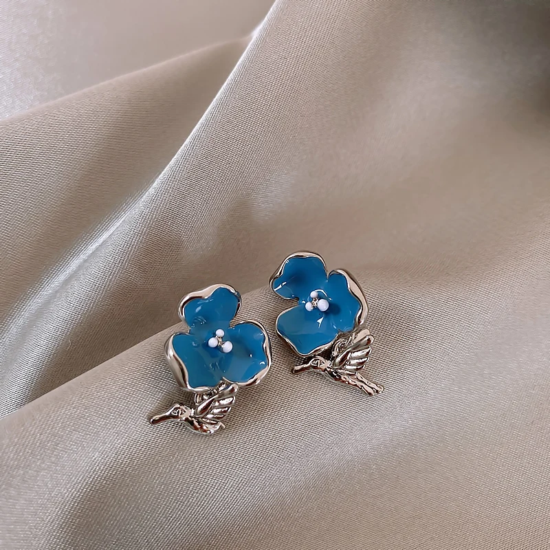 

Fashion Robin Morandi Blue Floral Stud Earrings 2021 Autumn Winter Earrings Designer Ear Decoration New