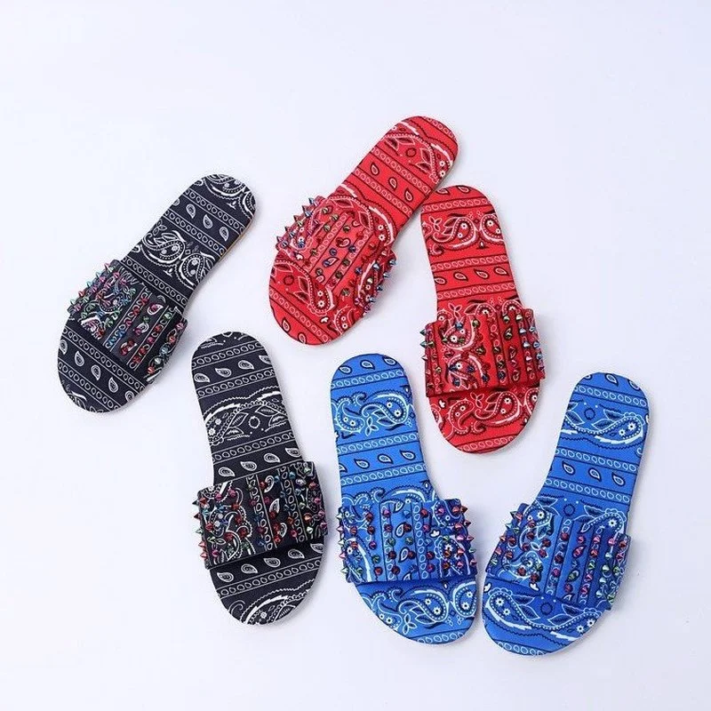 

Summer Outdoor Slides Cozy Fabric Upper Multi Rivet Open Toe Flat Heel Rubber Sole Ethic Punk Ladies Slippers Trend Shoes 2021