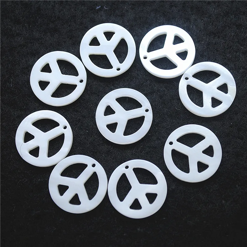 

10PCS Shell Pendants Mother Of Pearl Keep Peace Signals Round Shape Size 10MM 15MM For Women Bracelets Making Accessories