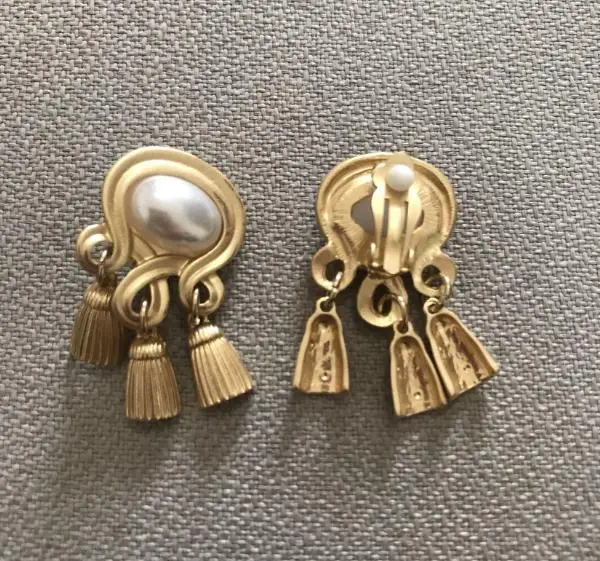 Серьги-пусеты в стиле ретро с искусственным жемчугом и кисточками модные