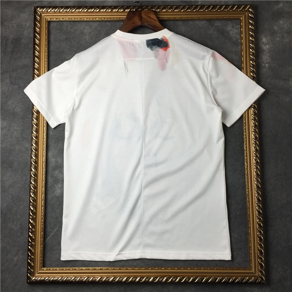 Мужская футболка с коротким рукавом круглым вырезом и разноцветным принтом 100% -