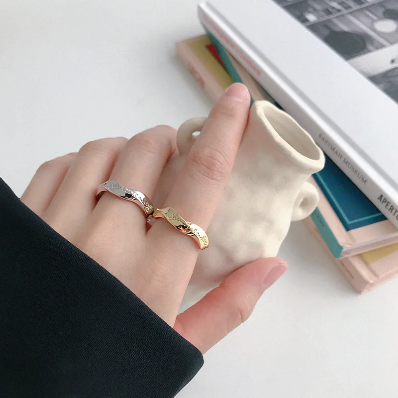 Женское кольцо с надписью Love Me More AsinLove серебряное витое на английском 925 пробы |
