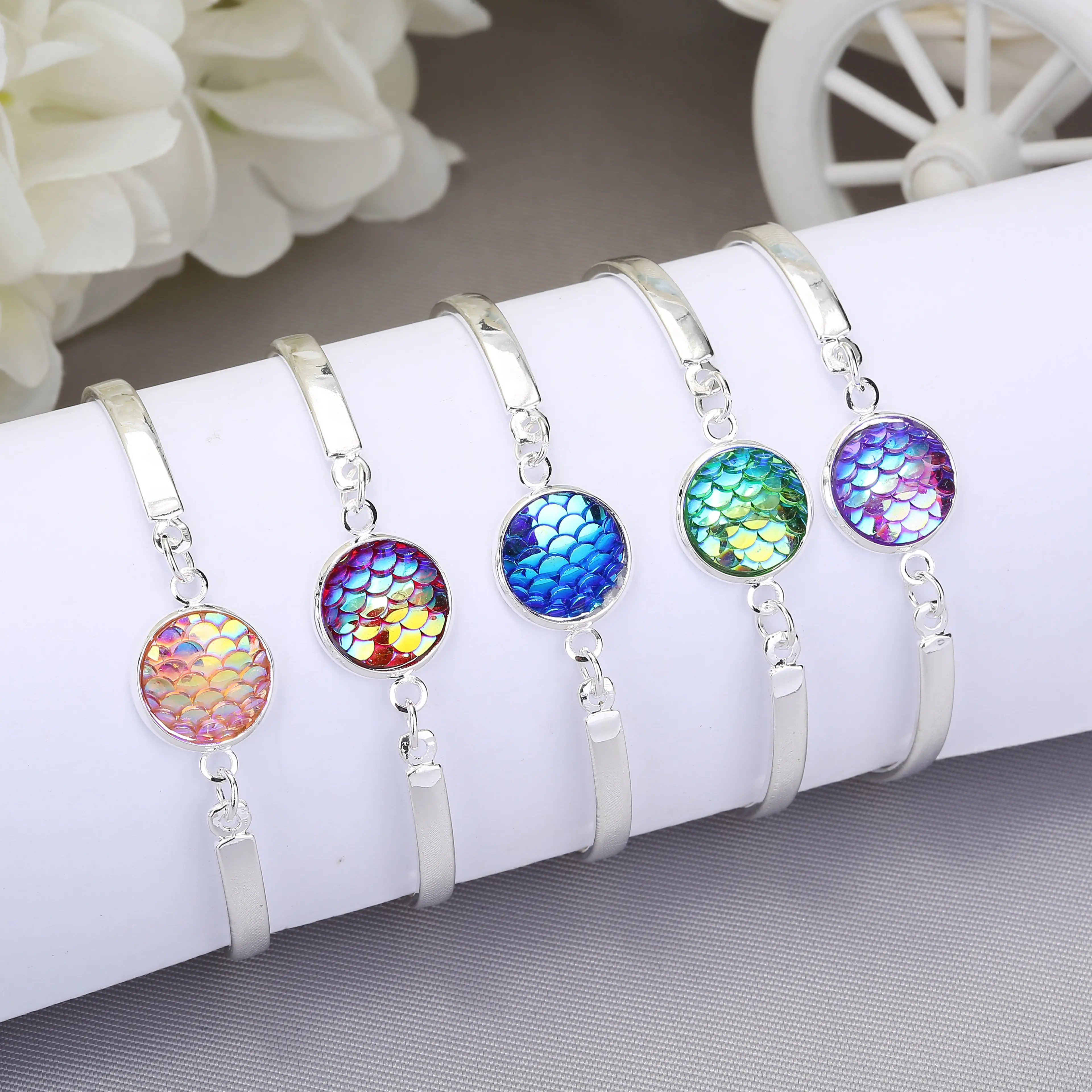 Модный браслет с золотой цепочкой многоцветные круглые украшения из