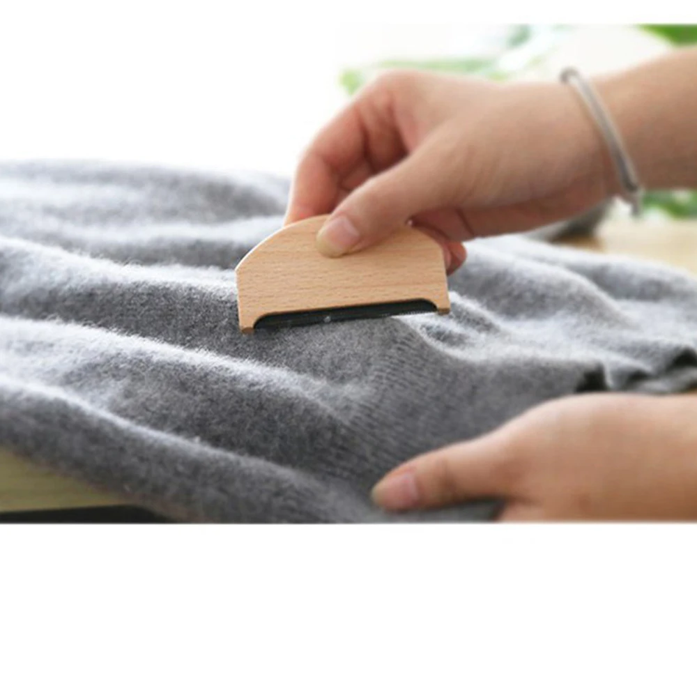 Портативная деревянная щетка для свитера не скатывающаяся ручная простая в