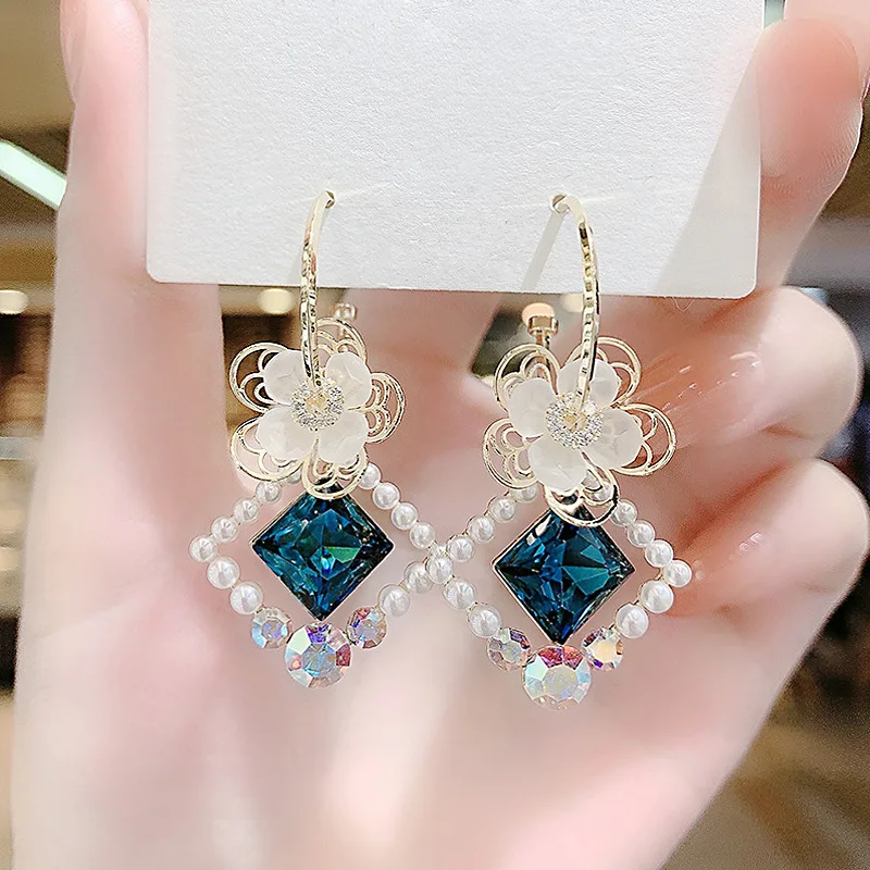

Silver Needle High-quality Blue Crystal Diamond Earrings Female Temperament Super Fairy Flower Earrings Net Red Wild Earrings