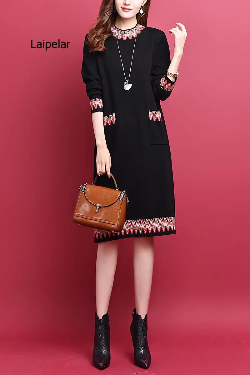 

2020 Autumn and Winter New Fashion Round Neck Loose Long Sleeve Solid Color Pocket Sweater Women's Trendy Knitted Straight Dress