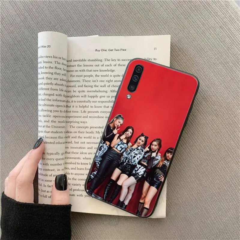 

Itzy Korean Women's Group Phone Case For Samsung galaxy S 9 10 20 A 10 21 30 31 40 50 51 71 s note 20 j 4 2018 plus