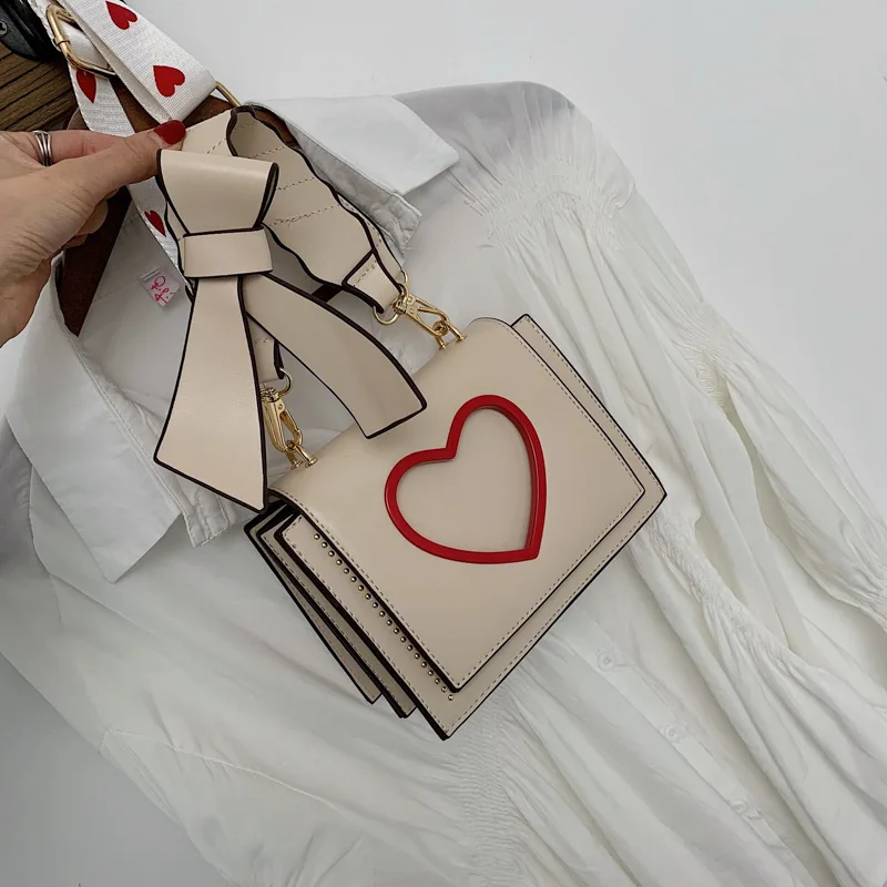 

Fashion Hollow Love Stitching Women's Handbag 2021 New Trend All-match Messenger Bag Girl One-shoulder Portable Diagonal Bag