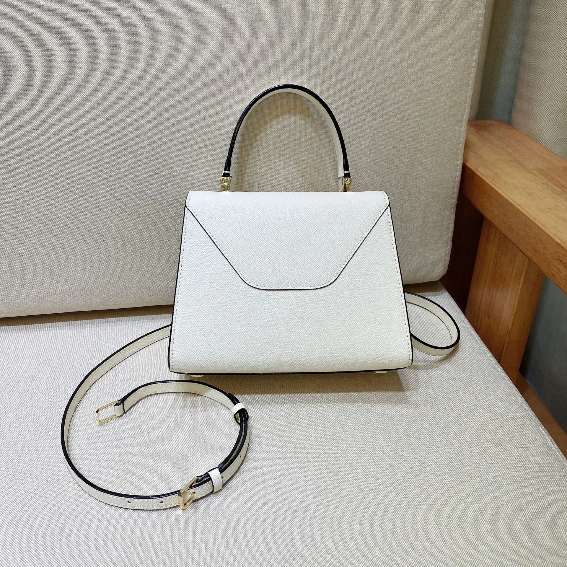 

2021 new portable single shoulder bag, personalized fashion, one shoulder straddle women's bag, handbag