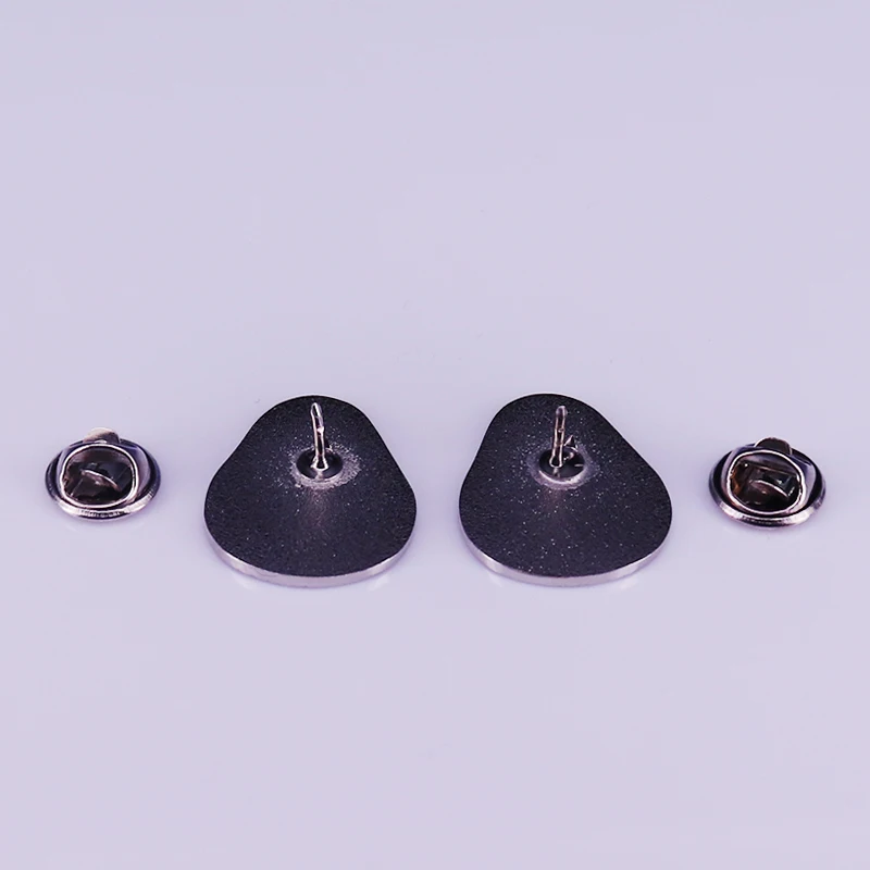 A pair of avocado enamel pin vegan brooch foodie pins cute fruit badge art jewelry kids friends couple gift jackets backpack acc | Украшения