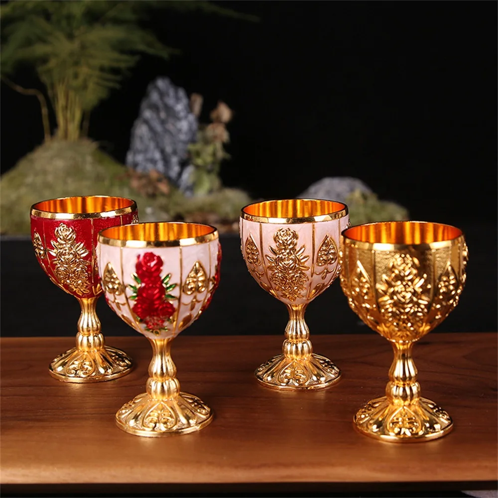

30/40ML Retro Creative Small Drink Wine Glass Gold European Style Wine Glasses Beverage Goblet Cocktail Cup For Bar Home Decor