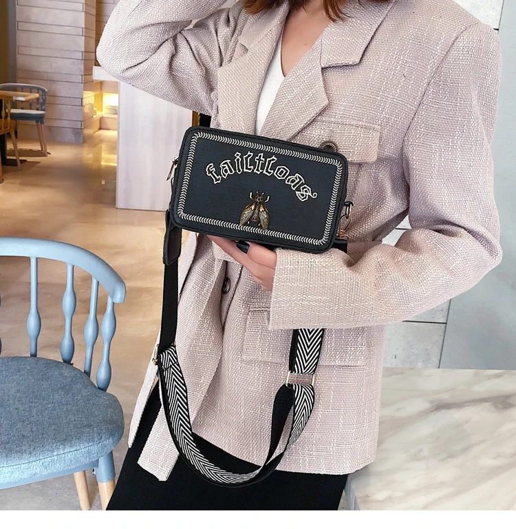 Женская сумка мессенджер из ПУ кожи с Пчелкой|Сумки ручками| |