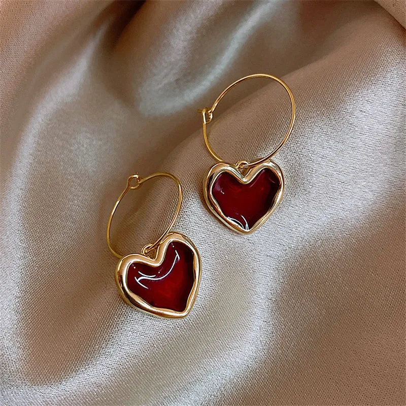 

Sweet Vogue Drop Glaze Heart-shaped Earrings South Korea's Temperament Girls Retro Geometric Pendant Earrings Jewelry Wholesale