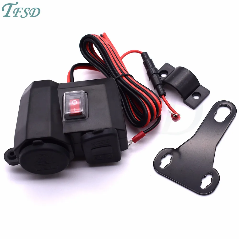 Зарядное устройство с двумя USB портами и гнездом для прикуривателя| |