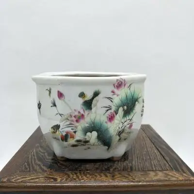 

Exquisite Ceramic Famille Rose Lotus Mandarin Duck Octagonal Flowerpot