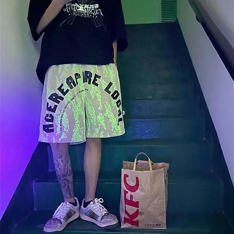 

Hip Hop Reflective Shorts Men Summer Funny Short Pants Cool Camouflage Loose Shorts Trousers Fashion Mens Cargo Shorts Males