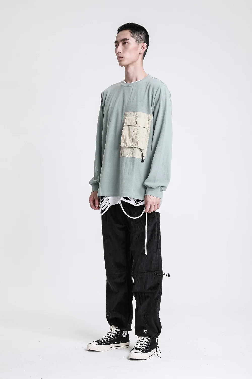 Брюки мужские вельветовые прямые с вышивкой и поясом на резинке