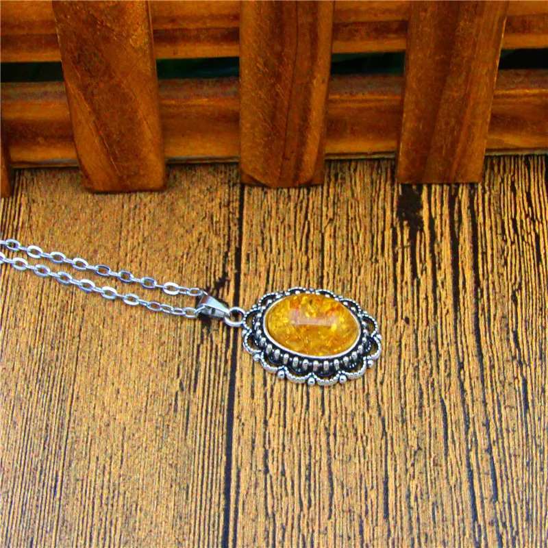 Yellow Flower Pendant Choker Necklace For Women Stainless Steel Chain Vintage Look Antique Silver Plated Fashion Jewelry