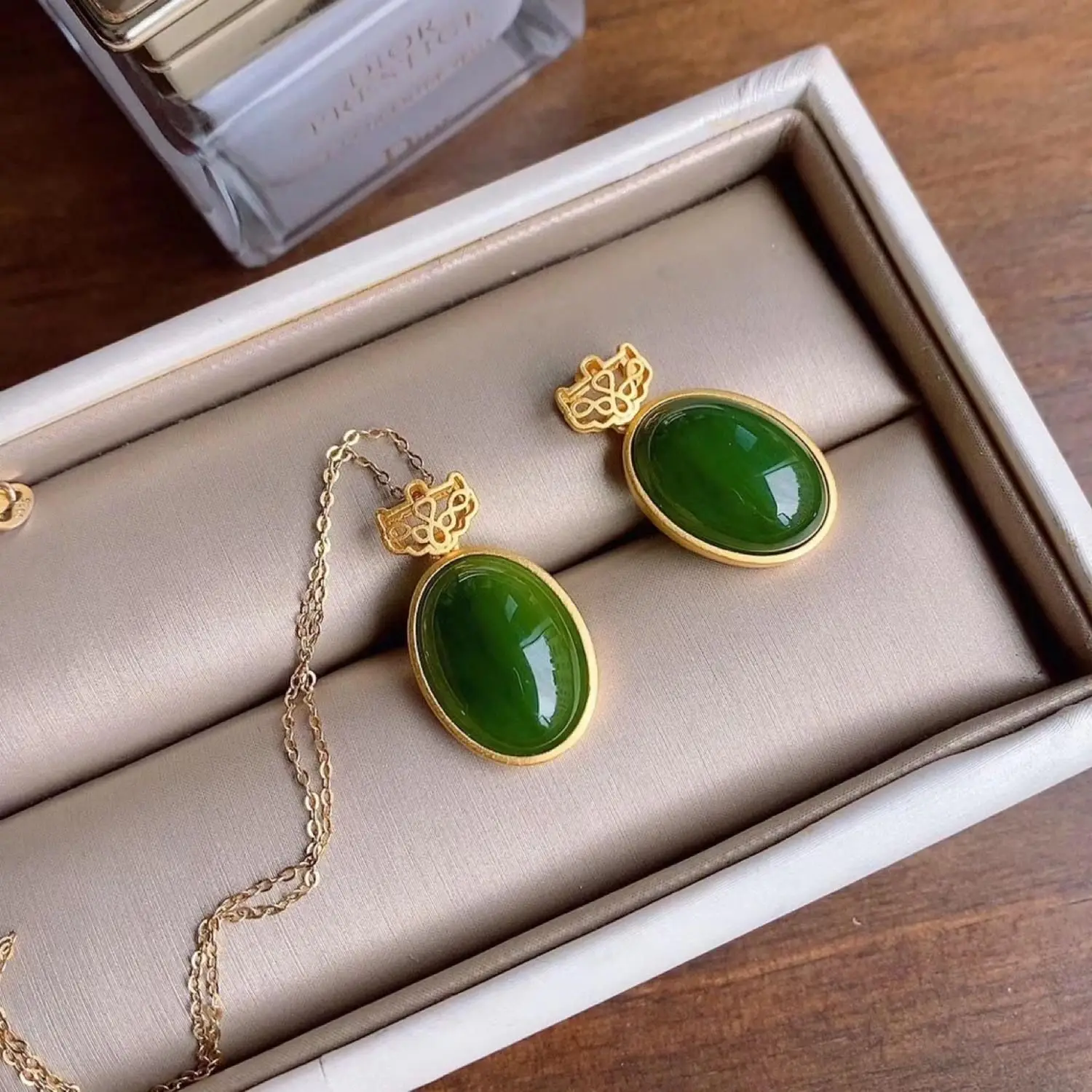 

S925 Sterling Silver Vintage Buckle Inlaid Natural Hetian Jade Egg Noodles Ruyi Pendant with O-Shaped Chain Gifts for Girlfriend