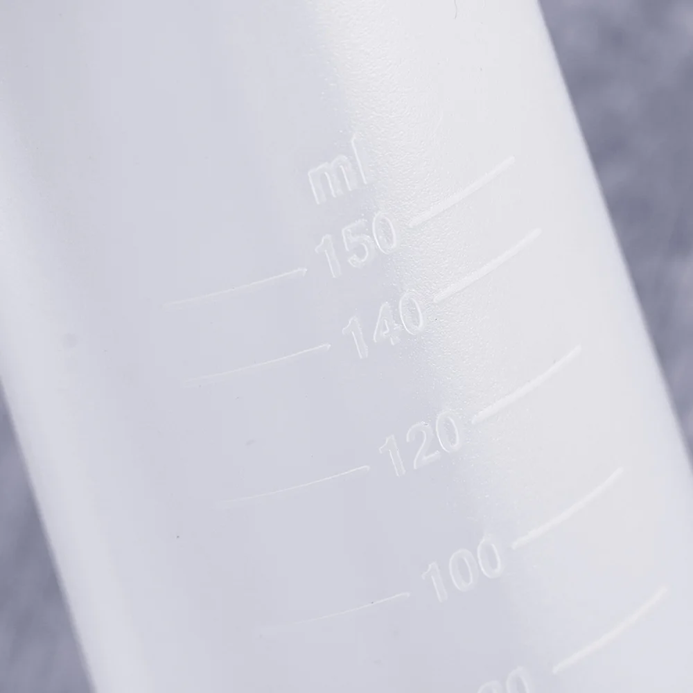 

2pcs Hair Salon Large Capacity Hairdressing Cleaning Tool Refillable Container Spray Shampoo Bottle Pot for Salon Shop