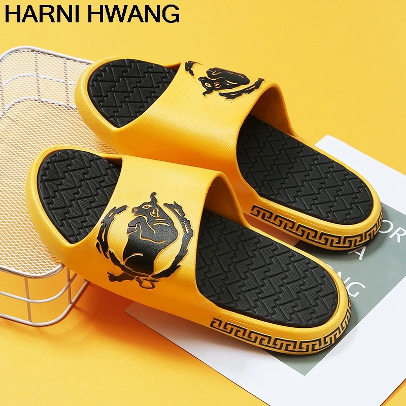 

Men'S Slippers Summer New Fashion Arrogant Soaring Flip-Flop Beach Shoes Daily Outdoor Non-Slip Shoes Size 39-45 Wholesale