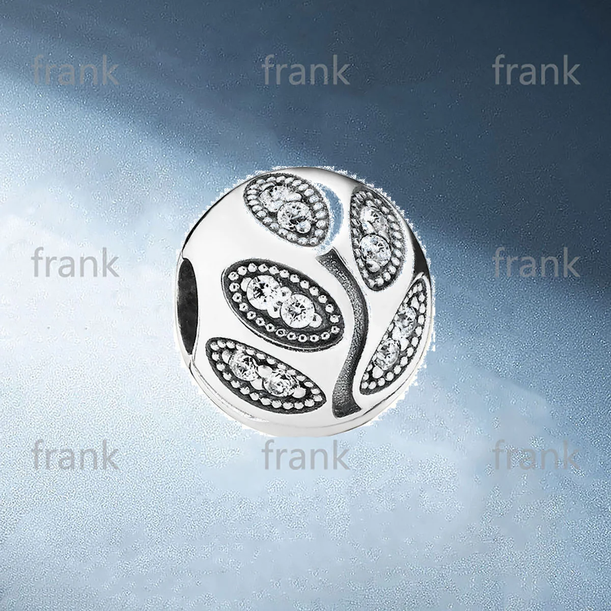 

791416CZ Leaves silver clip with cubic zirconia