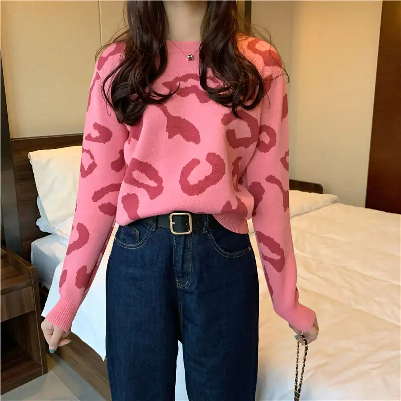 

New loose autumn / winter new leopard print T-shirt Pullover round neck bottomed long sleeve top