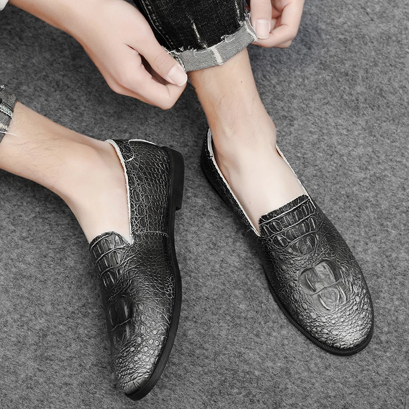 

Fashion Men Casual Shoes loafers Sneakers Male Flats Slip On genuine leather Loafers Breathable Men's driving Shoes moccasins