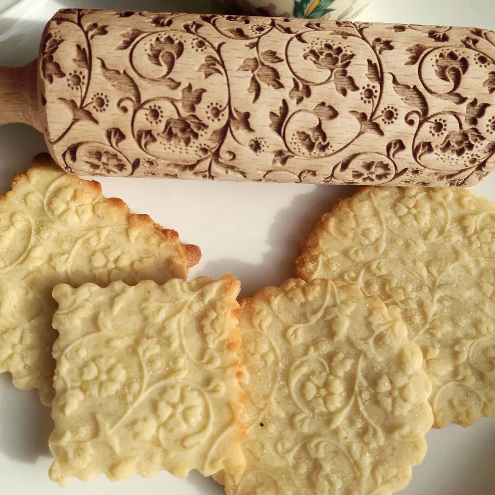 

Christmas Embossed Rolling Pin Engraved Carved Wood Baking Cookies Biscuit Fondant Cake Dough Roller Reindeer Snowflake Navidad#