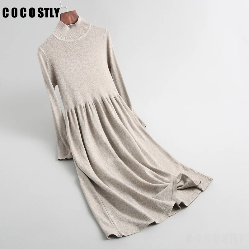 Женское платье одноцветное Цвет половина с высоким плотно облегающим шею