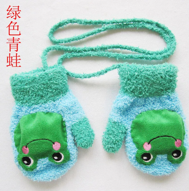 1 Pair frog Детские перчатки с милым котиком и карамельной пандой из мультфильма; утепленные бархатные зимние детские рукавицы с веревкой на пальцах; теплые детские перчатки - Цвет: 1 Pair frog