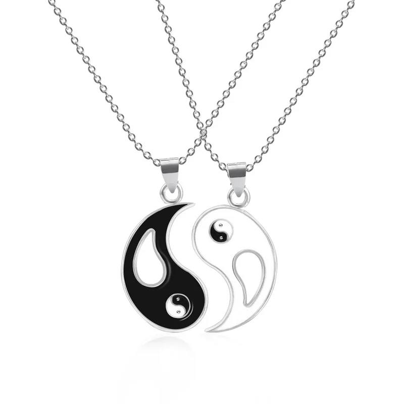 

2Pcs/set Couple Necklaces Chinese Tai Chi Charm Stitching Pendant Chain Necklace Jewelry Brother Friend Lovers Gift Aesthetic