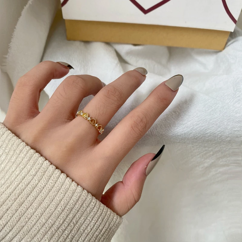 

Trendy Jewelry Women's Ring High Quality Crystal Golden Plated Simple Hollow Heart Ring For Sweet Girl Lady Party Wedding Gift